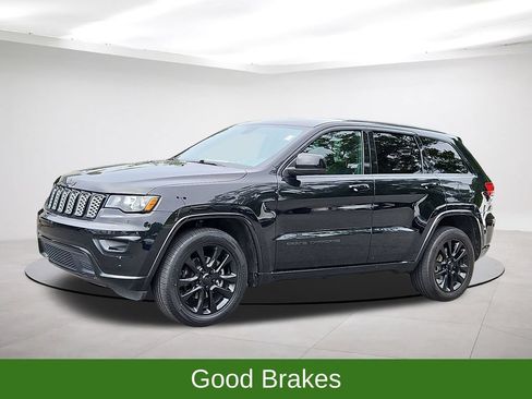Used 2017 Jeep Grand Cherokee Altitude AWD/4WD image 3