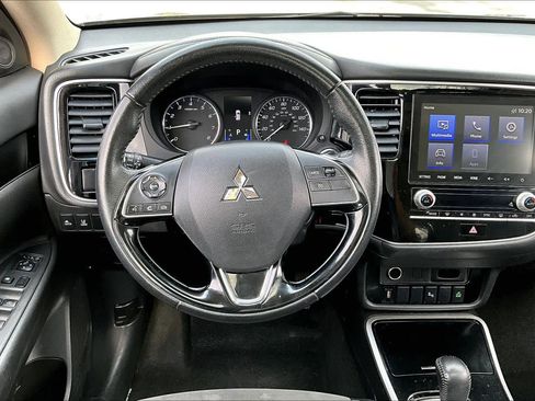 Used 2020 Mitsubishi Outlander SE image 5