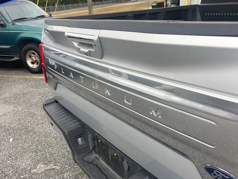 Used 2018 Ford F150 Platinum w/ Equipment Group 701A Luxury image 12