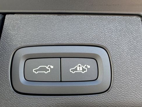 New 2026 Volvo XC60 B5 Core image 11