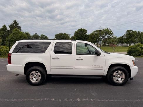 Used 2014 Chevrolet Suburban LT AWD/4WD image 5