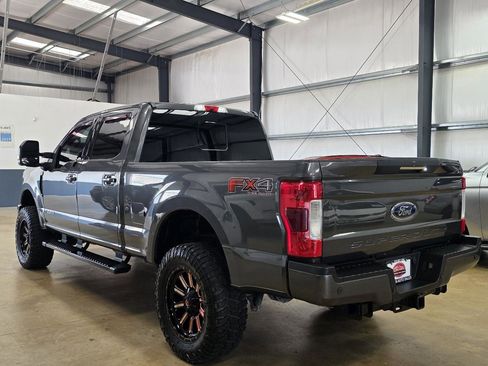 Used 2019 Ford F250 Lariat w/ Lariat Ultimate Package AWD/4WD image 6