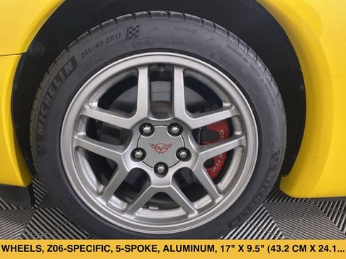Used 2004 Chevrolet Corvette Z06 w/ Memory Package RWD image 12