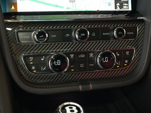 Used 2021 Bentley Bentayga Speed AWD/4WD image 22