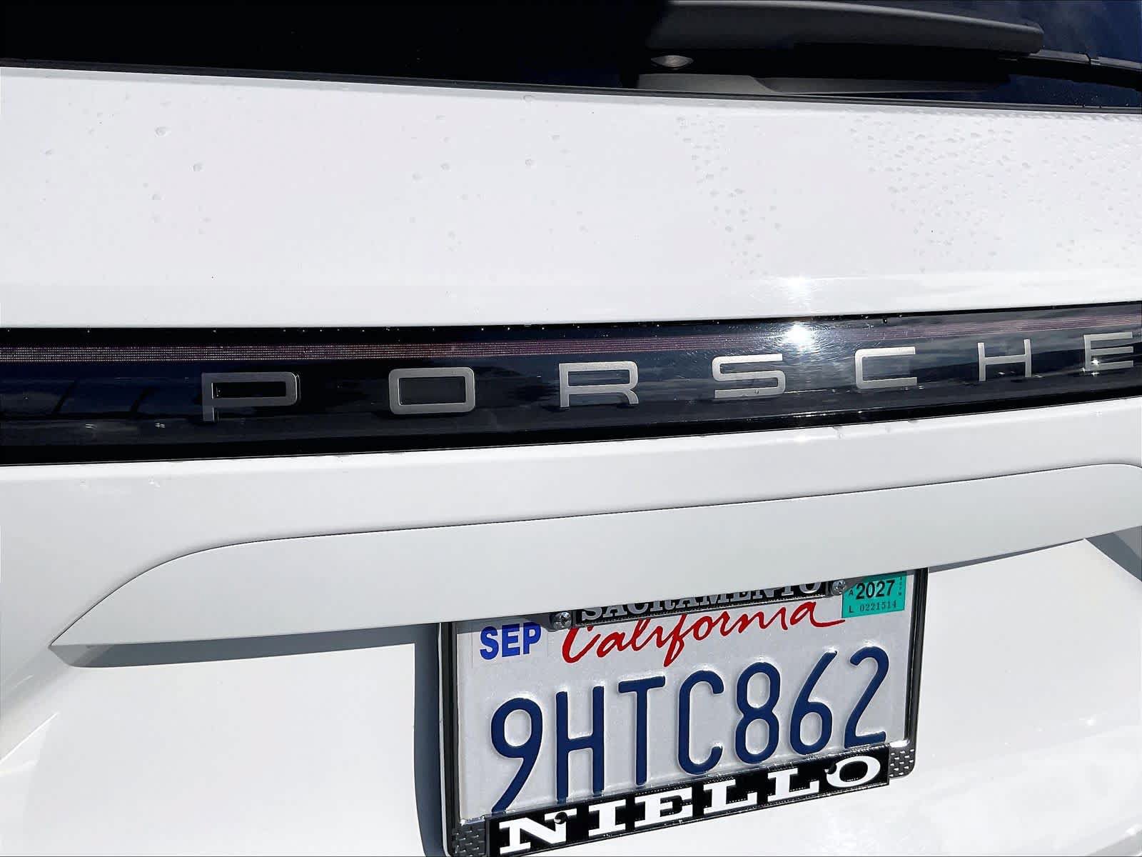 Used 2023 Porsche Cayenne Platinum Edition AWD/4WD image 11
