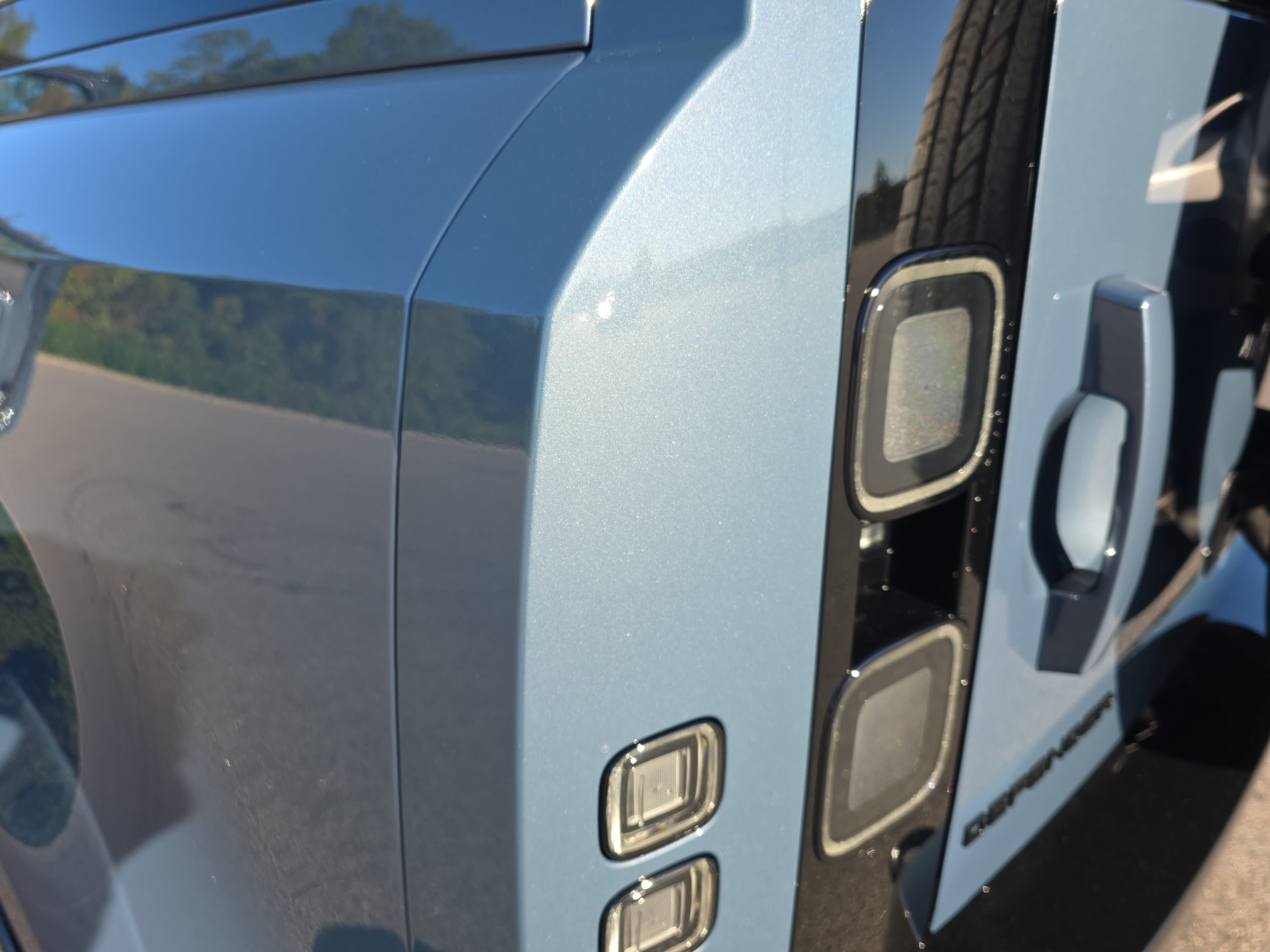 New 2026 Land Rover Defender 110 X-Dynamic SE AWD/4WD image 34