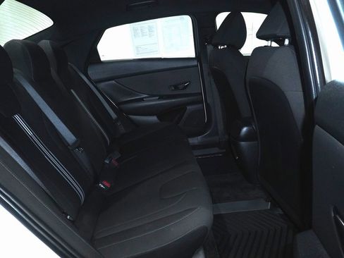 Certified 2025 Hyundai Elantra Sport image 15