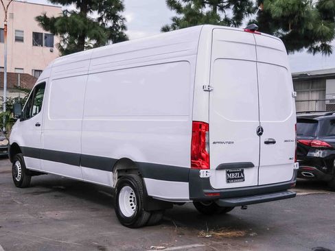 Used 2025 Mercedes-Benz Sprinter 3500 image 6