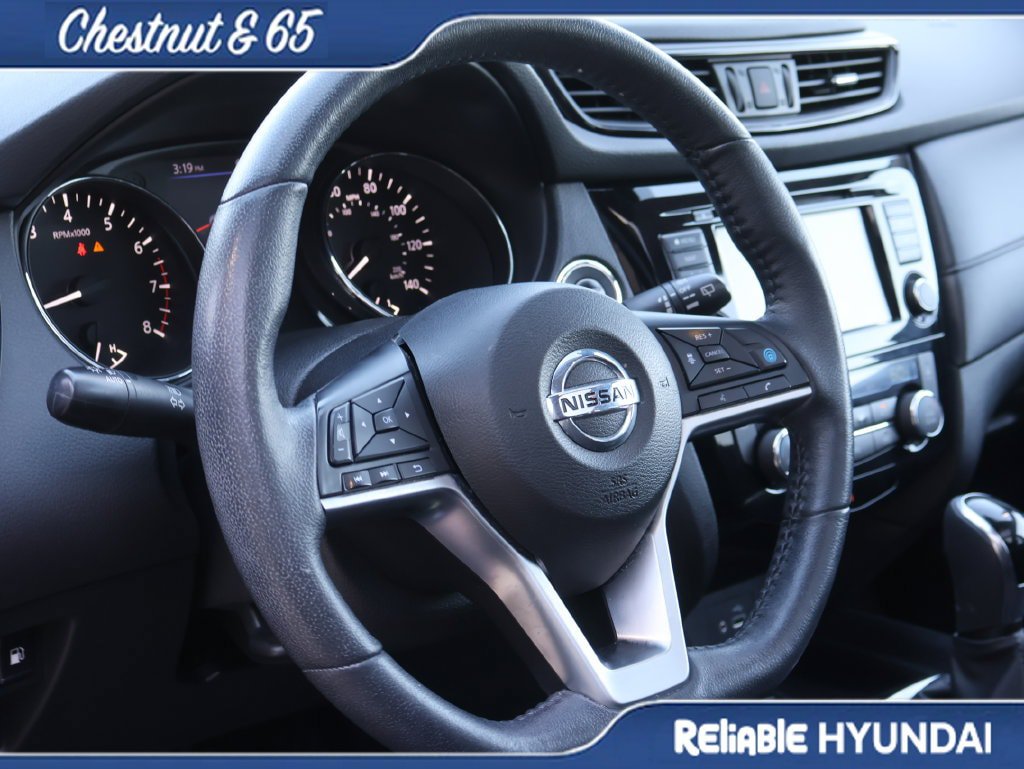 Used 2019 Nissan Rogue SV w/ Sun & Sound Touring Package AWD/4WD image 25
