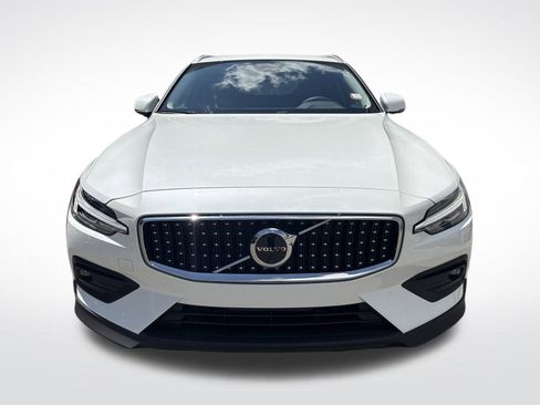 New 2025 Volvo V60 B5 Cross Country Plus w/ Protection Package Premier image 8