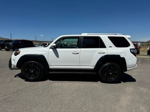 Used 2016 Toyota 4Runner SR5 Premium RWD image 2