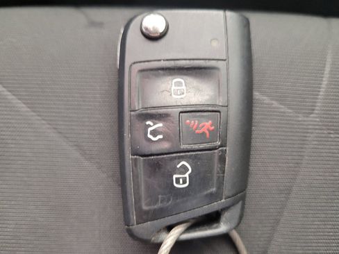Used 2025 Volkswagen Jetta Sport FWD image 32