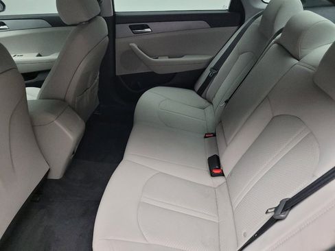 Used 2019 Hyundai Sonata SE w/ Cargo Package FWD image 18