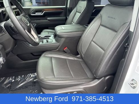 Used 2025 GMC Sierra 3500 Denali w/ Denali Reserve Package AWD/4WD image 34