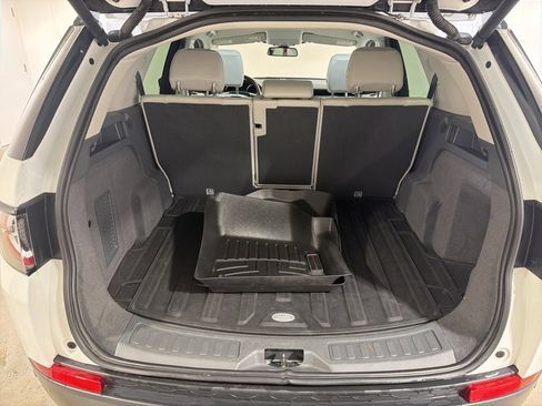 Used 2018 Land Rover Discovery Sport HSE image 29