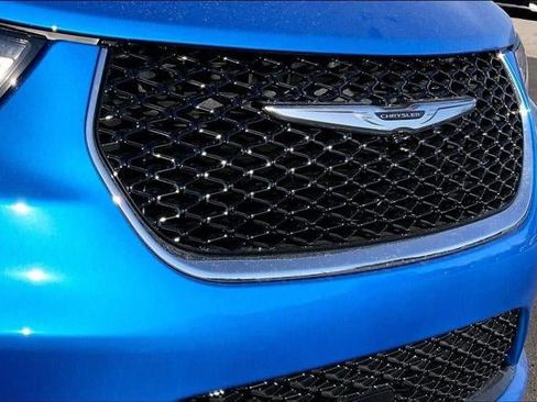 New 2026 Chrysler Pacifica Select FWD image 55