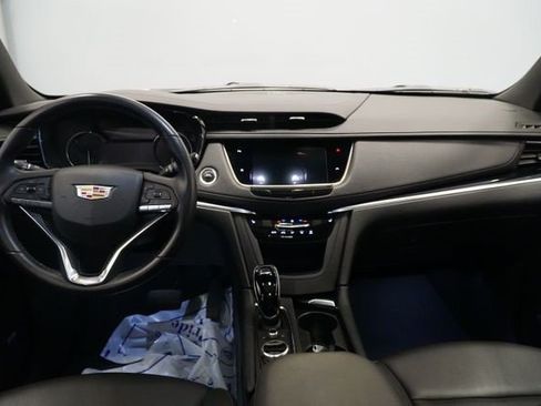 Certified 2024 Cadillac XT6 Luxury AWD/4WD image 12