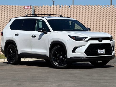 Used 2026 Toyota Grand Highlander AWD Hybrid image 2
