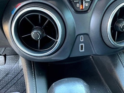 Used 2019 Chevrolet Blazer LT image 24