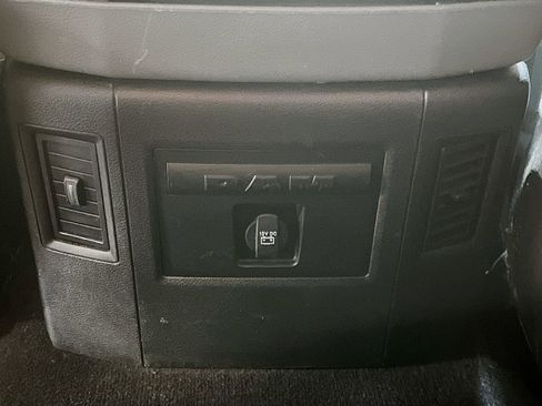 Used 2019 RAM 1500 Classic Warlock AWD/4WD image 25