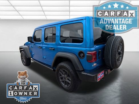 Used 2024 Jeep Wrangler Unlimited Sport AWD/4WD image 2