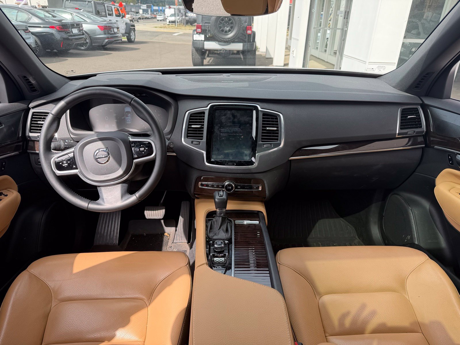Used 2019 Volvo XC90 T6 Momentum w/ Advanced Package AWD/4WD image 5