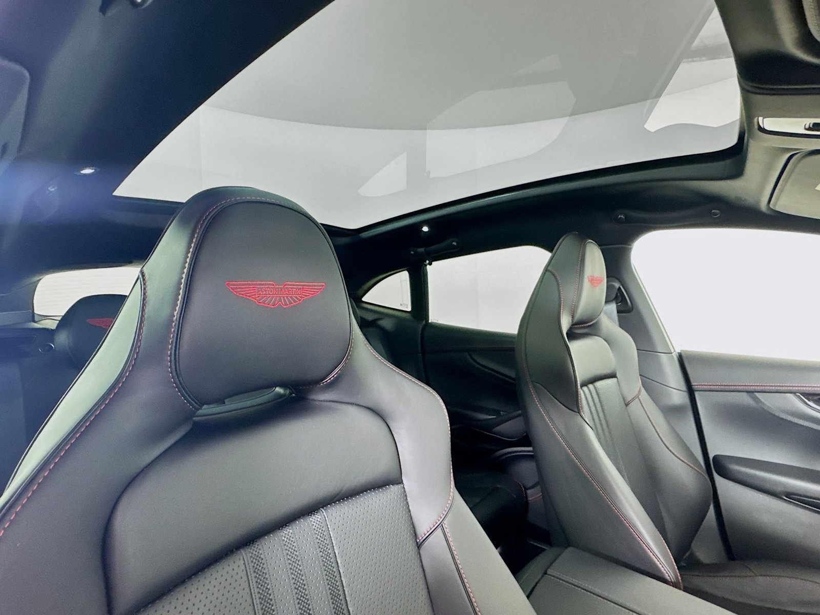 Used 2026 Aston Martin DBX 707 AWD/4WD image 22