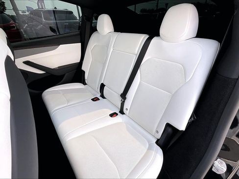 Used 2026 Tesla Model Y AWD image 24