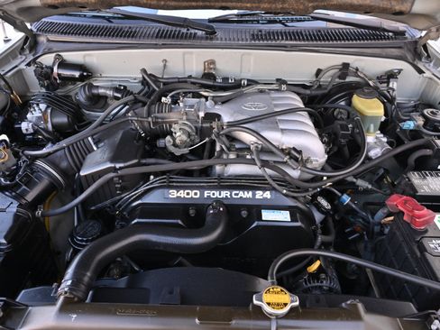 Used 2000 Toyota 4Runner SR5 AWD/4WD image 52