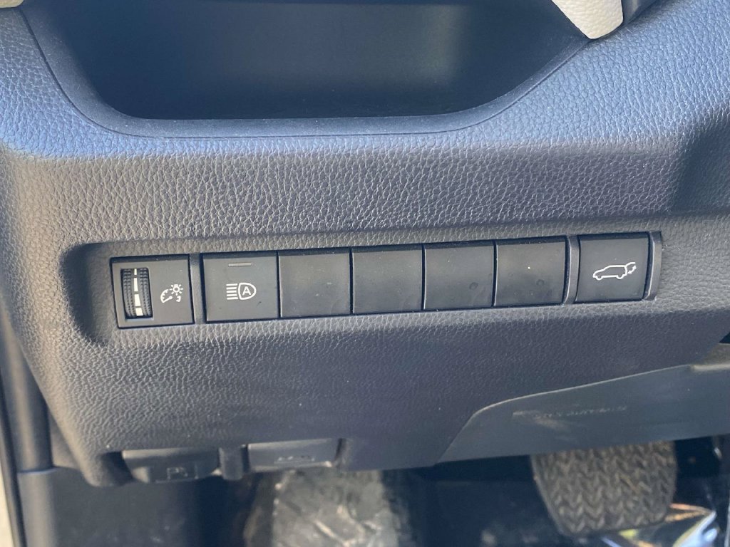 Used 2024 Toyota RAV4 XLE w/ Convenience Package FWD image 18