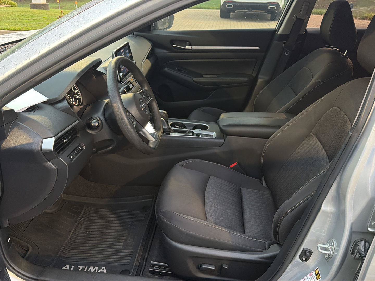 Used 2022 Nissan Altima 2.5 SV AWD/4WD image 10