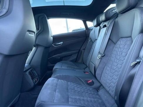 Used 2023 Audi e-tron GT Premium Plus image 24