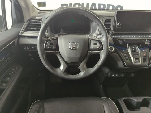 Certified 2025 Honda Odyssey Touring image 12