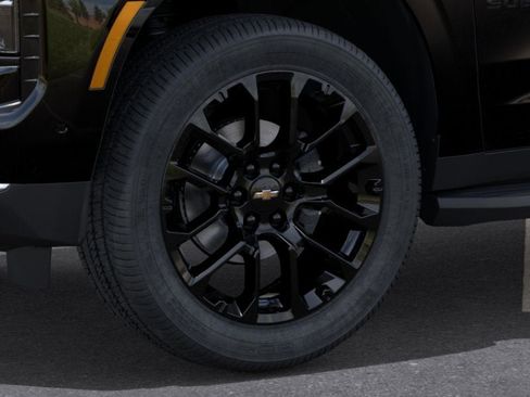New 2026 Chevrolet Suburban LS AWD/4WD image 9