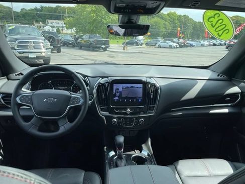 Used 2023 Chevrolet Traverse RS AWD/4WD image 13
