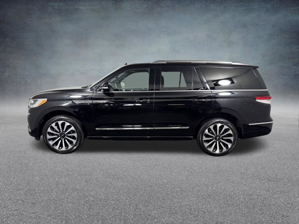 Used 2023 Lincoln Navigator Reserve AWD/4WD image 4