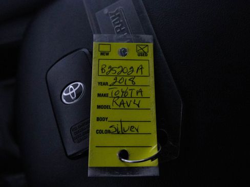 Used 2018 Toyota RAV4 Limited image 26