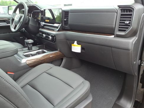 New 2026 GMC Sierra 1500 Elevation w/ Elevation Premium Package AWD/4WD image 9