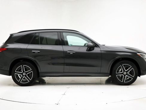 Used 2024 Mercedes-Benz GLC 300 4MATIC image 3