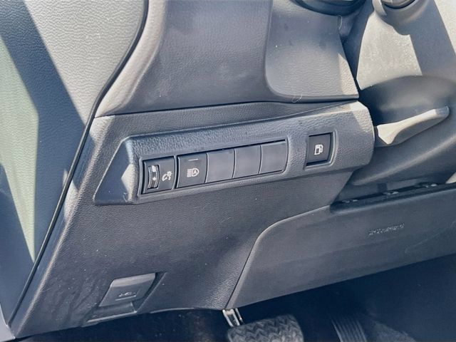 Used 2025 Toyota Corolla LE FWD image 10