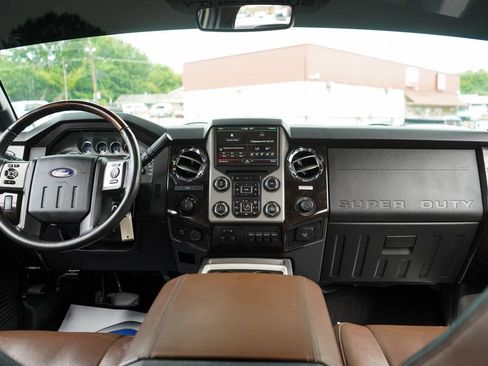 Used 2016 Ford F250 Platinum AWD/4WD image 9