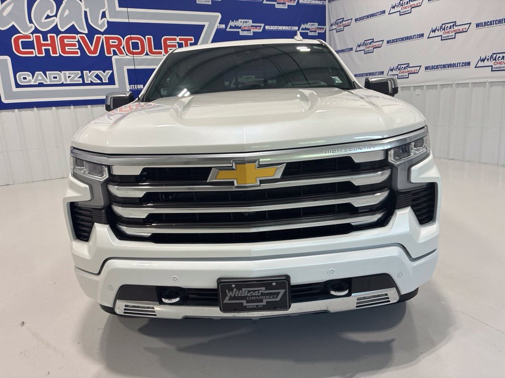 Used 2025 Chevrolet Silverado 1500 High Country w/ Technology Package AWD/4WD image 11
