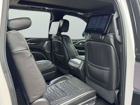 Used 2021 Cadillac Escalade ESV Premium Luxury Platinum AWD/4WD image 42