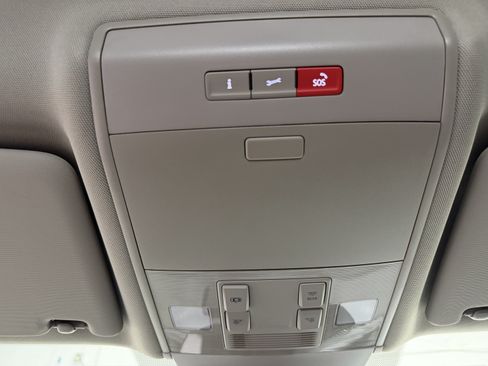 Used 2018 Volkswagen Atlas SE FWD image 17