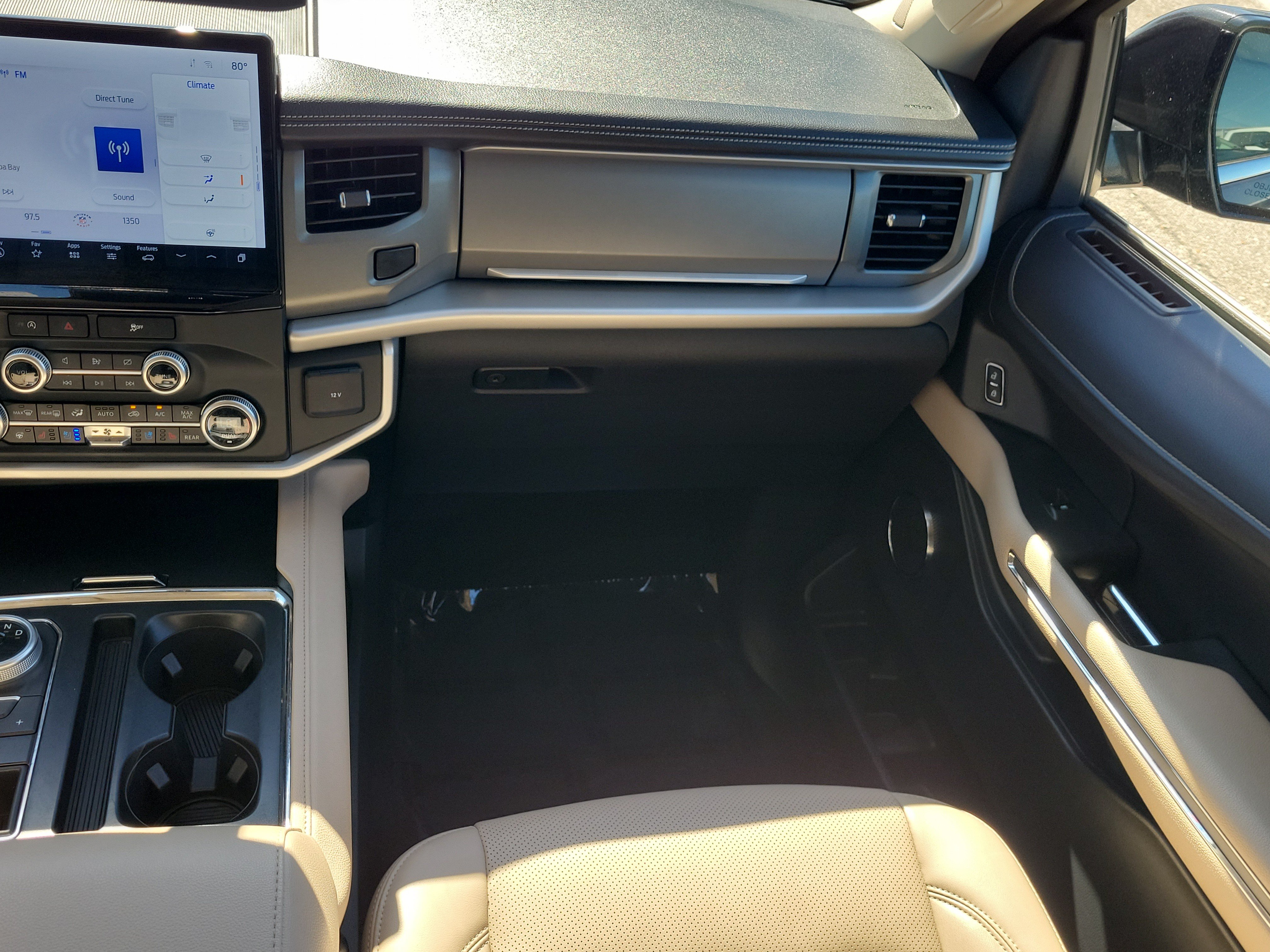 Certified 2024 Ford Expedition XLT RWD image 16