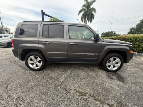 Used 2016 Jeep Patriot Latitude AWD/4WD image 3