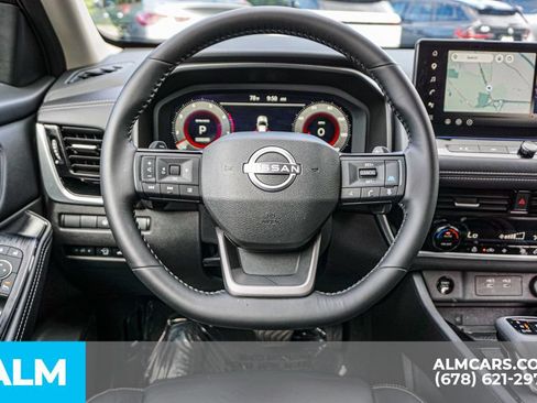 Used 2026 Nissan Rogue SL FWD image 28