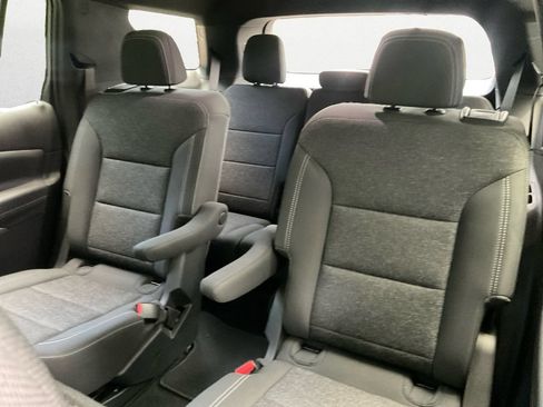Used 2024 Chevrolet Traverse LT w/ Enhanced Driving Package FWD image 9