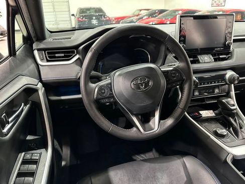 Used 2022 Toyota RAV4 XSE AWD/4WD image 9