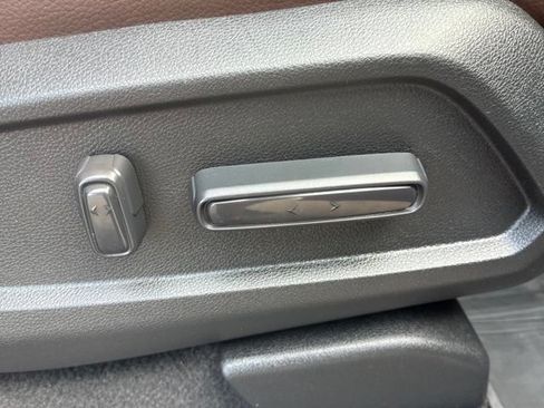 Used 2025 Honda Pilot Elite image 31
